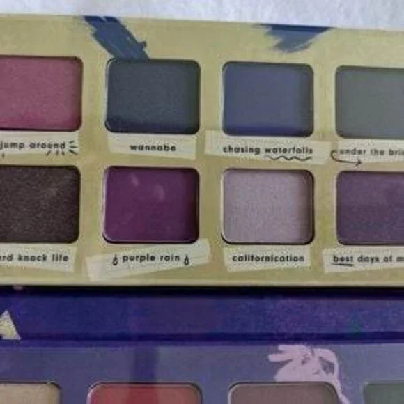 Essence "I'm with the Band" Eyeshadow Palette - Picture 3 of 4